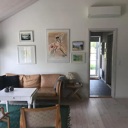 Only 400 Meters From The Water Is Lovely And Cozy In A Lovely Area, Holiday home Hundested